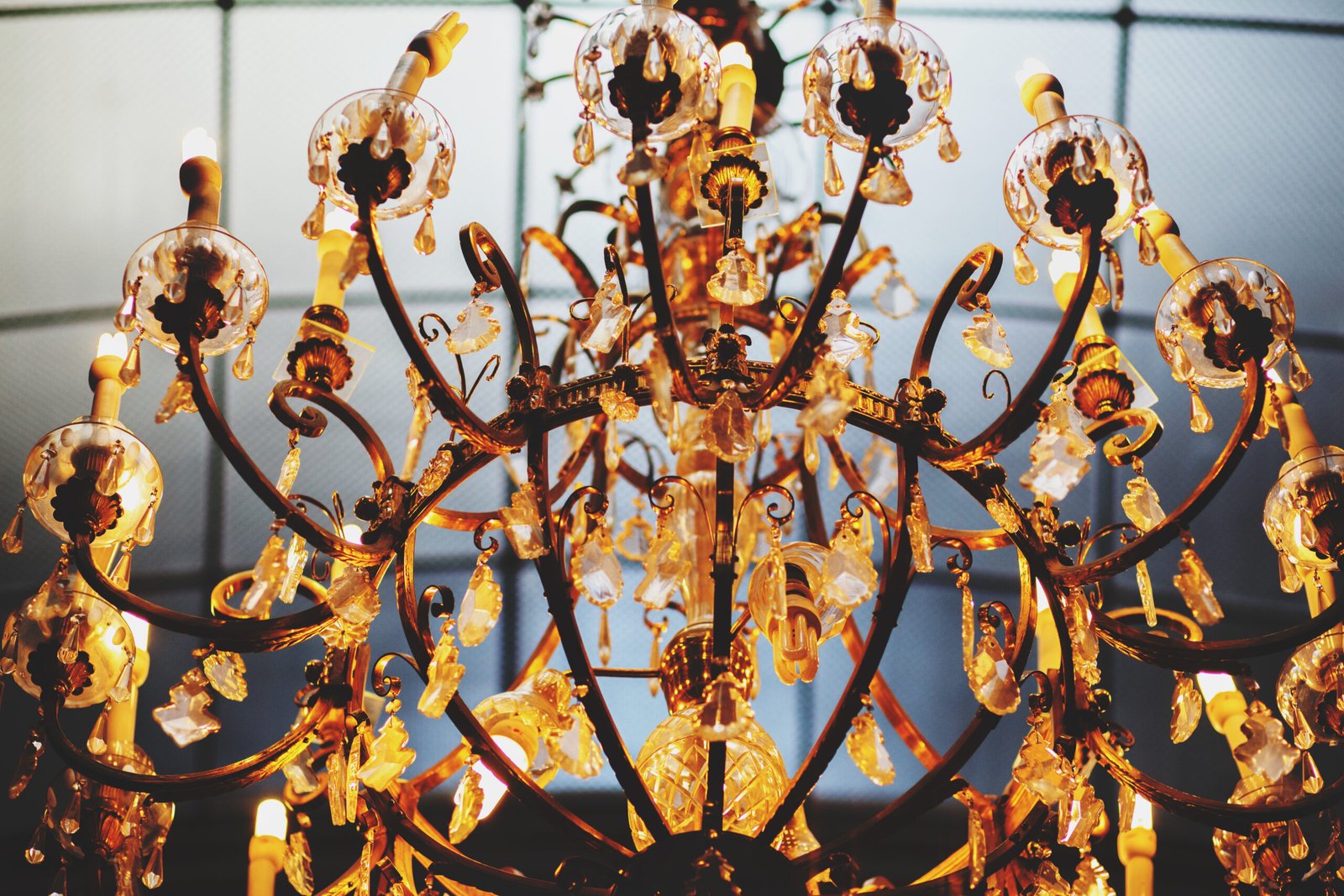 chandelier services in Lahore